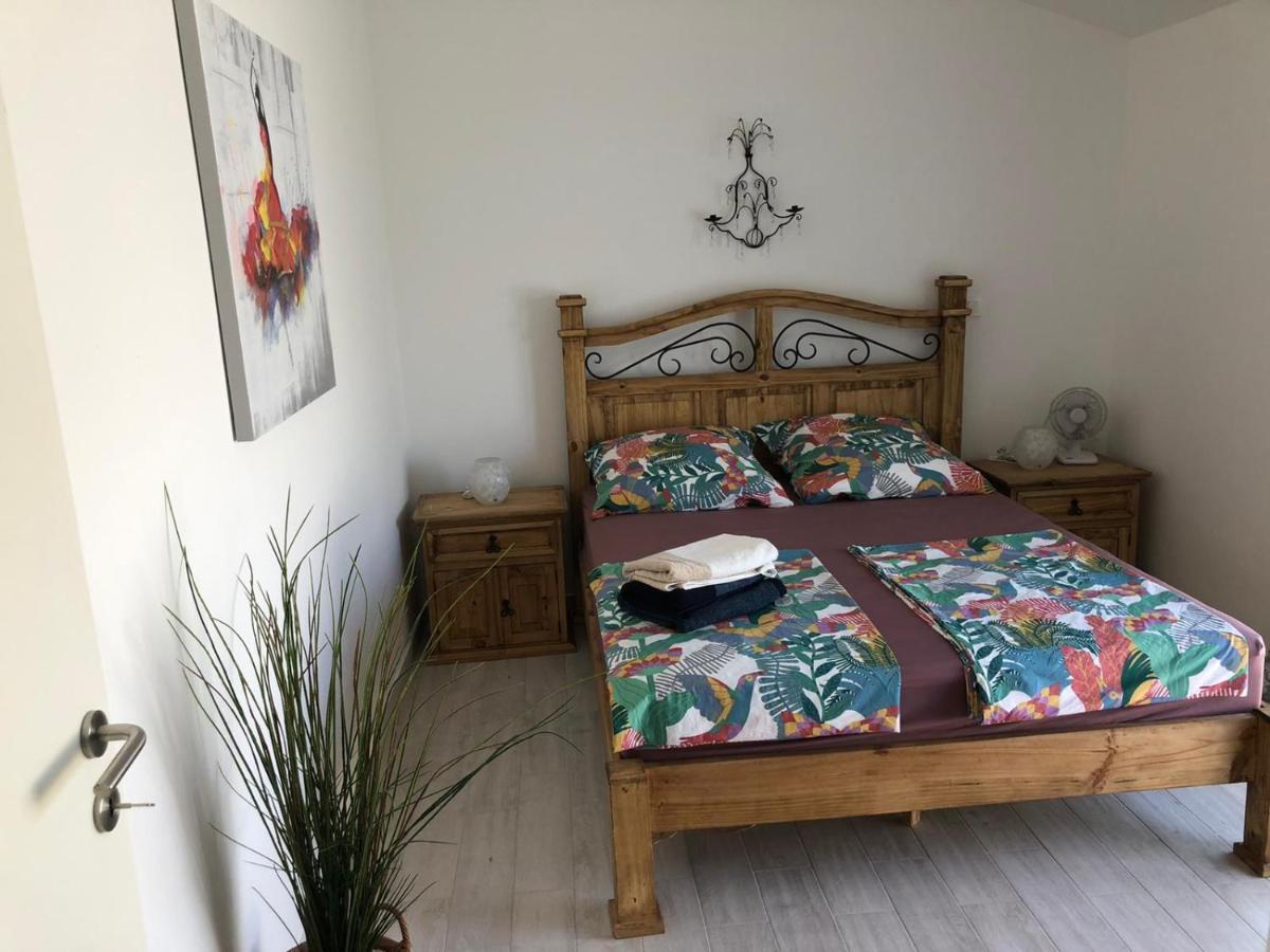 Priscilla Apartment Ražanac エクステリア 写真