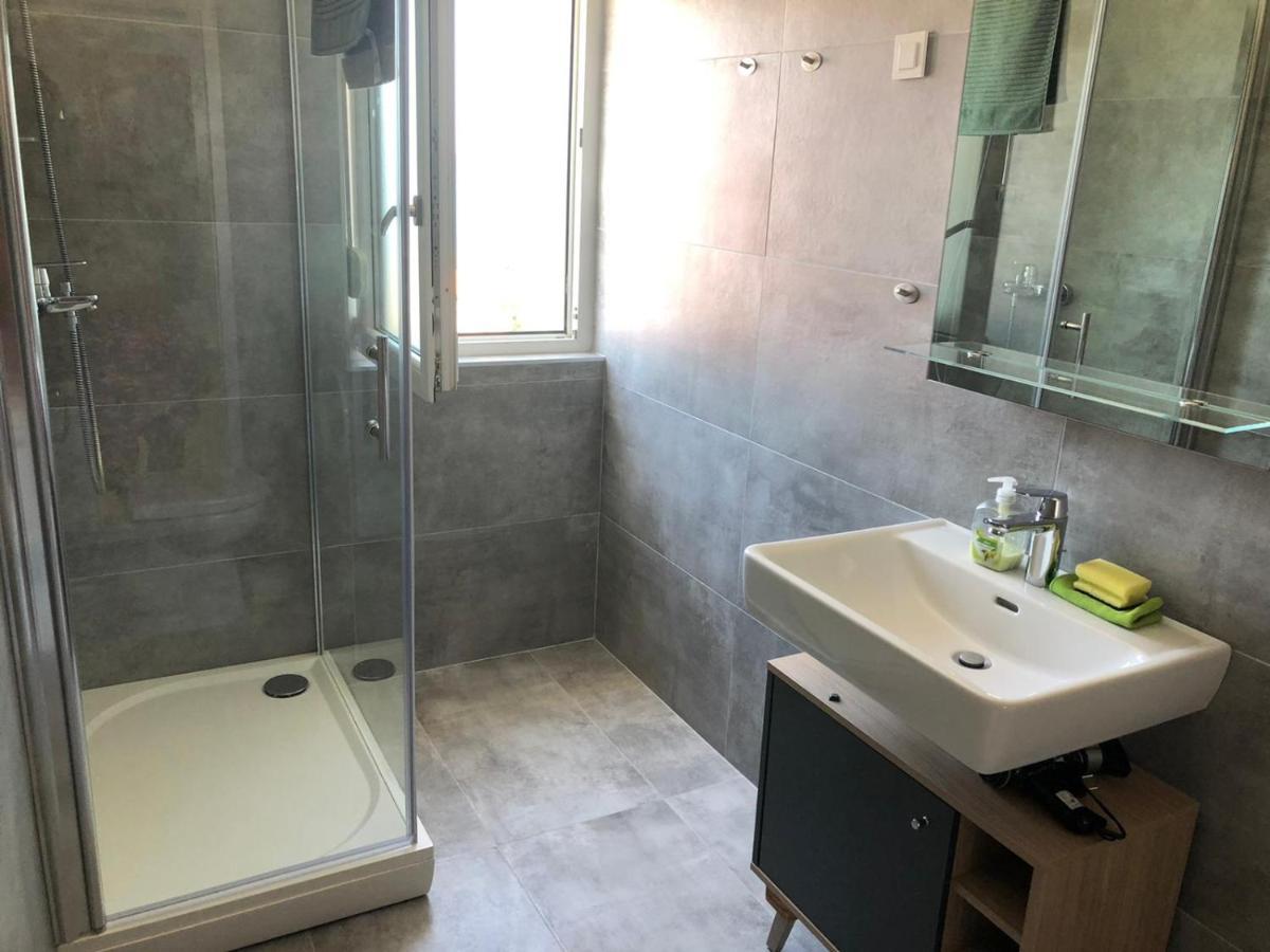 Priscilla Apartment Ražanac エクステリア 写真